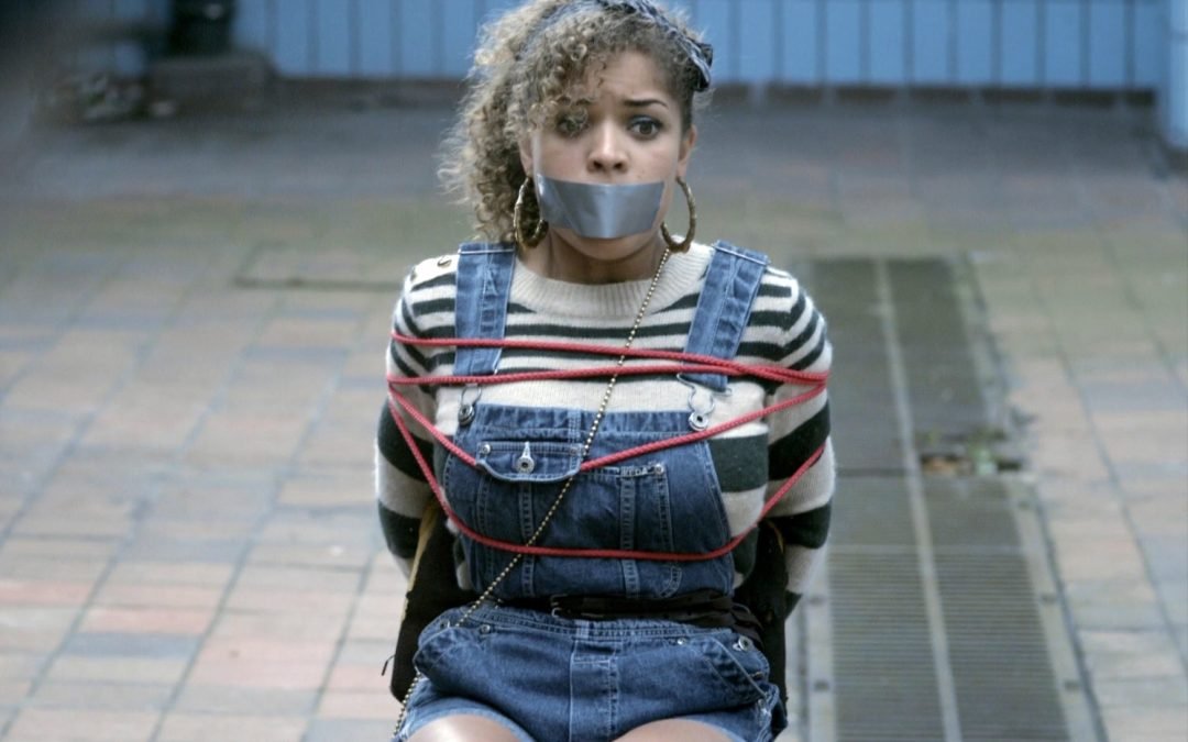 [REVIEW] Antonia Thomas – Misfits