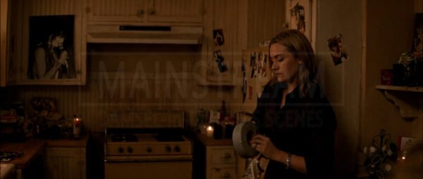 Kate Winslet handcuffed, tape gagged and suffocated in The Life of David Gale 01