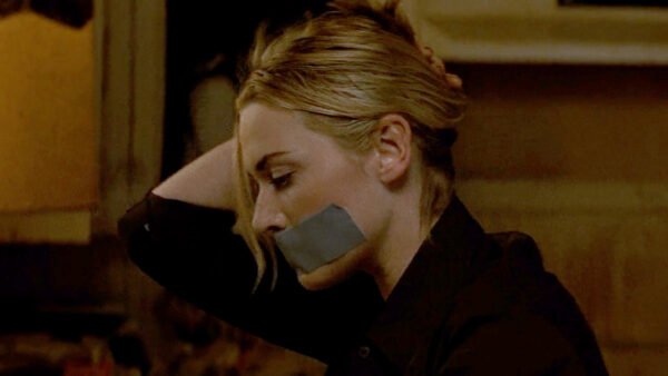Laura Linney, Kate Winslet handcuffed, tape gagged and suffocated in The Life of David Gale thumbnail